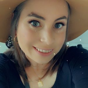 Meet your Posher, Gabi